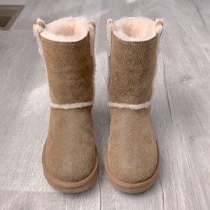 Uggs, size 6